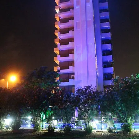 242 Gold Tower Lägenhetshotell Antalya